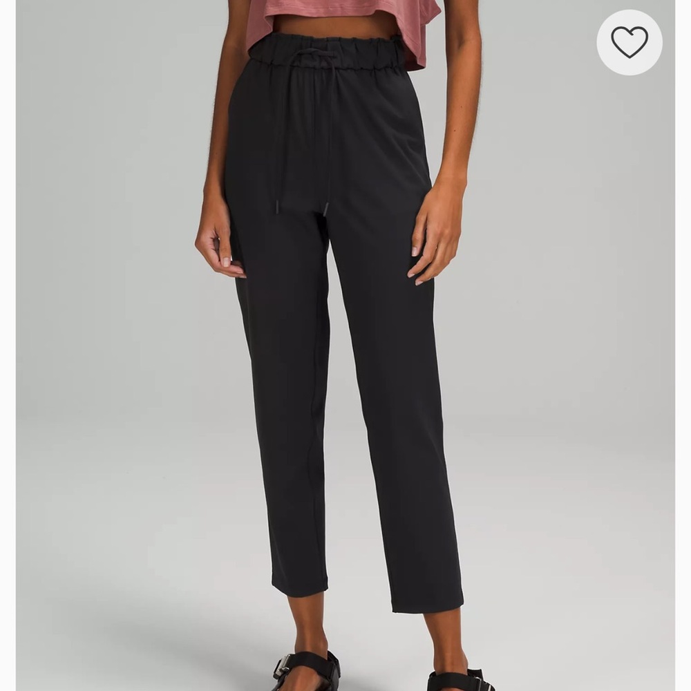 Black Lululemon Stretch High-Rise Jogger Size 6 Good Shape